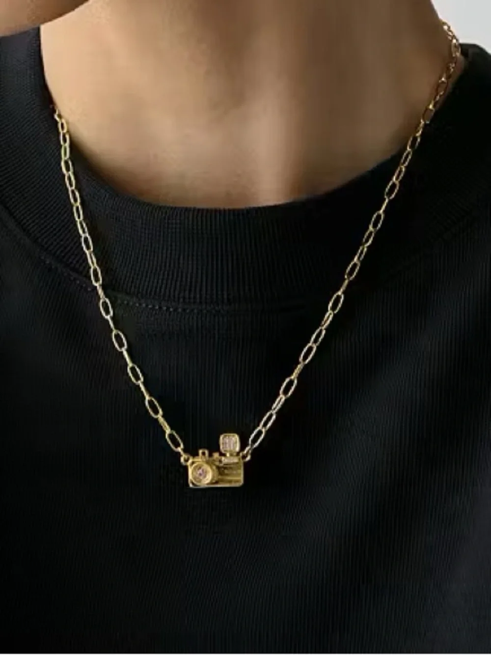 Kate Spade Picture Perfect Camera Necklace.